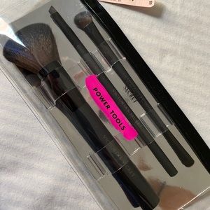Victoria’s Secret makeup brush set
